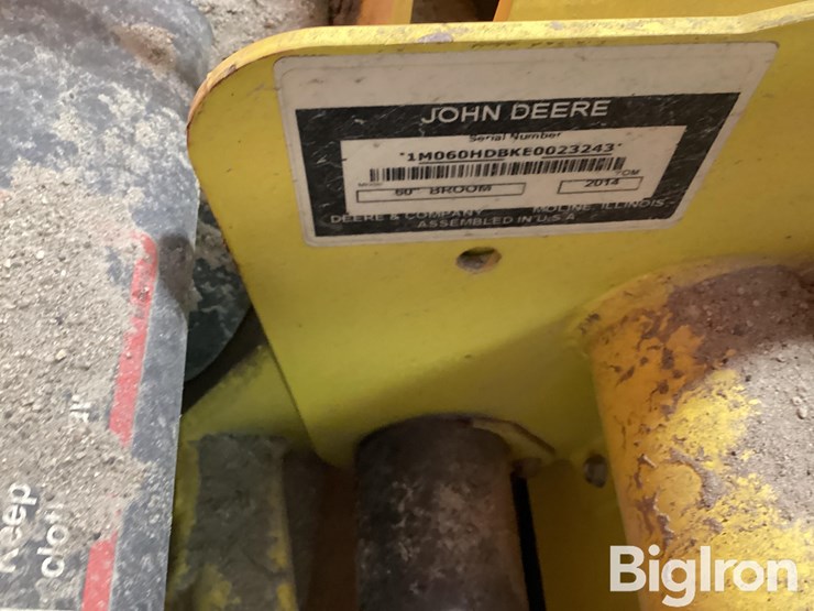 2014-john-deere-60-image-18