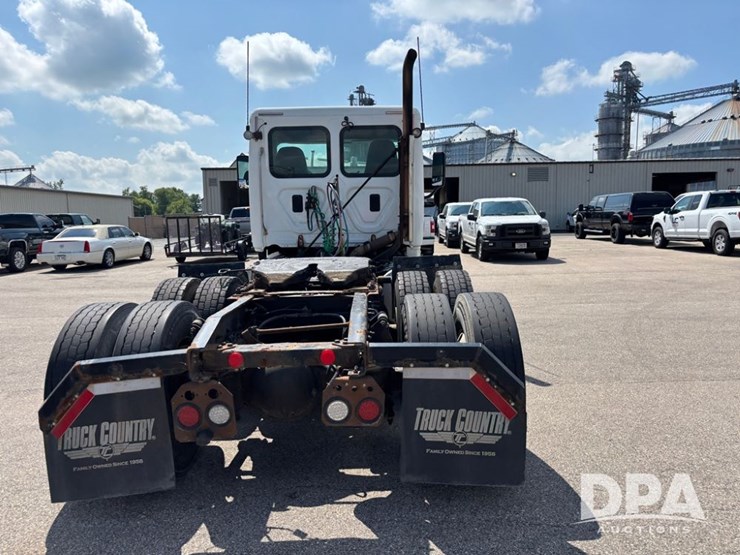 2013-freightliner-truck-(dr11874-unit-771)-image-12