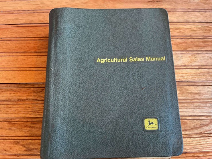 1968-john-deere-agricultural-sales-manual-image-1