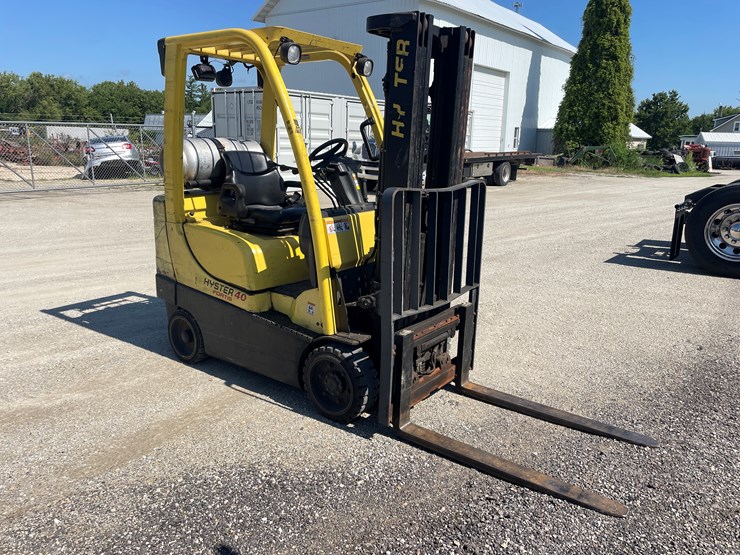 #6275-•-2011-hyster-40-forklift-image-3