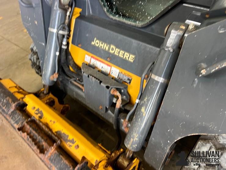 2018-deere-317g-image-11