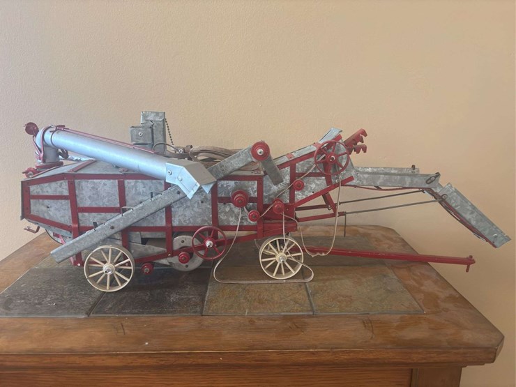 1/16-mccormick-deering-threshing-machine-custom-image-1