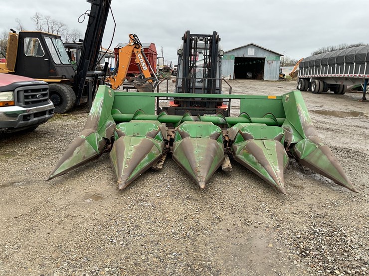 2020-john-deere-444-image-2