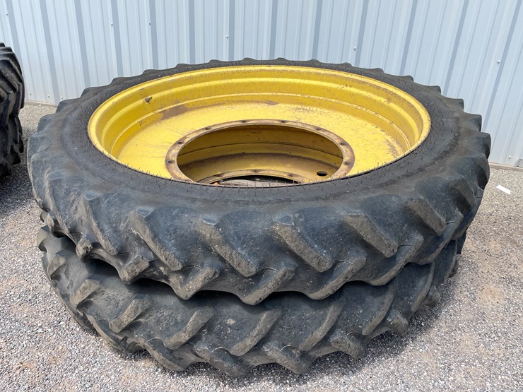 deere-tires-image-1
