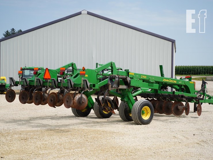 2005-john-deere-2700-image-5