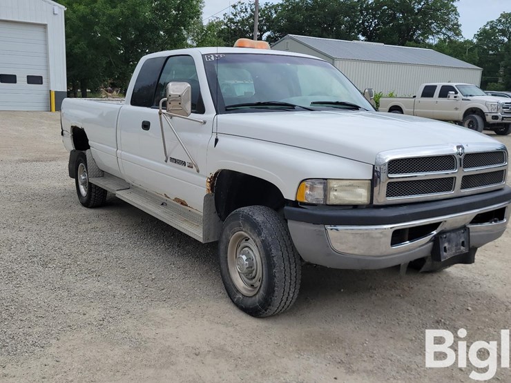 1999-dodge-ram-2500-image-3