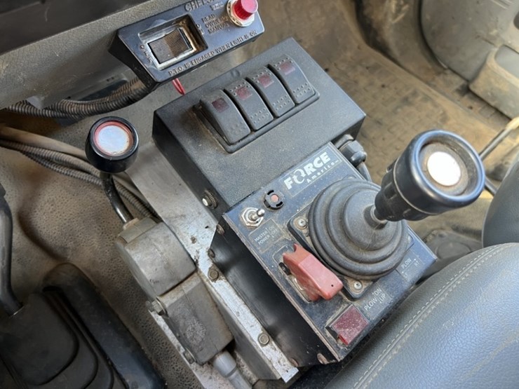 2014-ford-f550-image-31