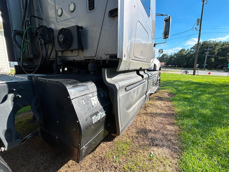 2017-international-prostar-image-48