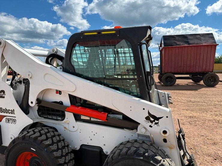 2018-bobcat-s770-image-22