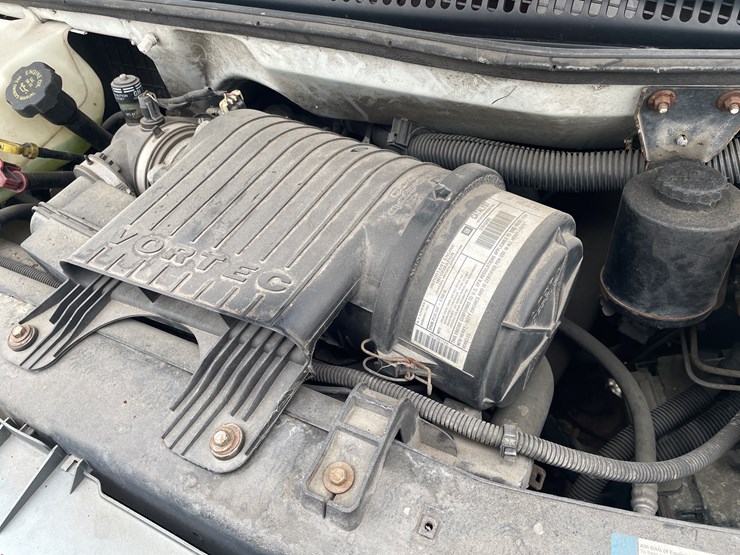 2002-chevrolet-3500-image-15