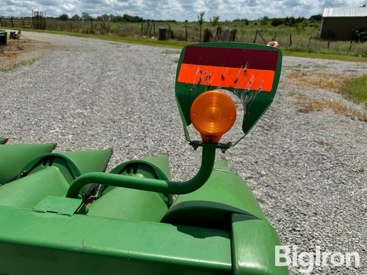2010-john-deere-608c-image-17