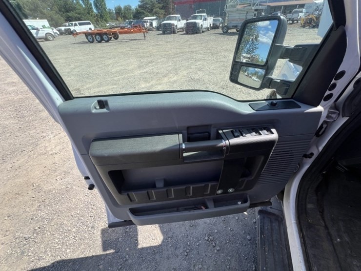 2016-ford-f350-image-25