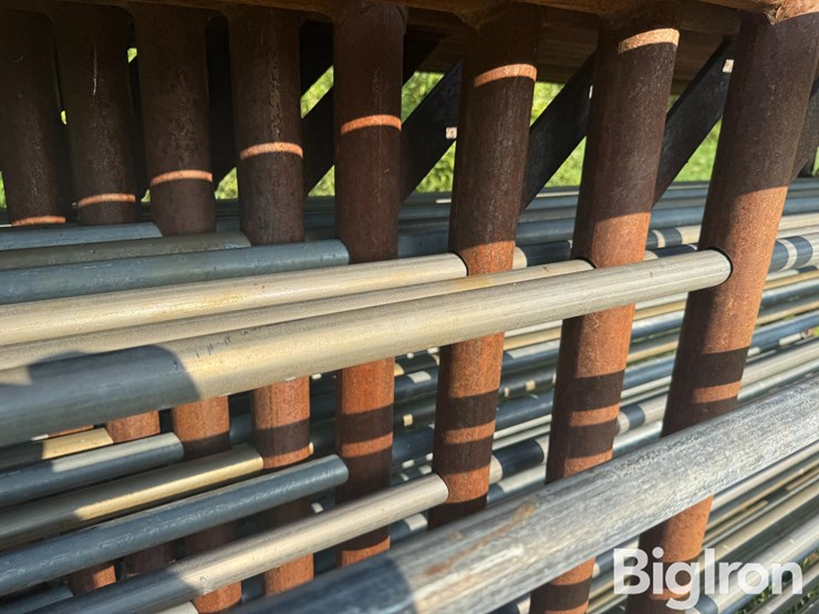 freestanding-panels-w/gate-image-15