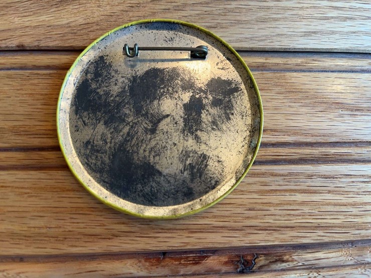 (2)-john-deere-buttons-image-5