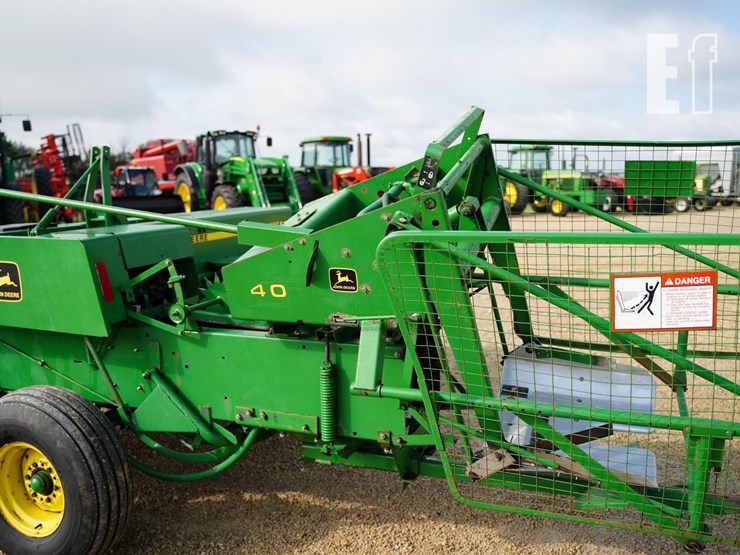1990-john-deere-328-image-21