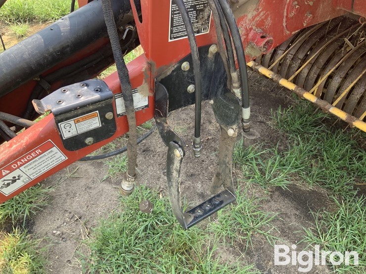 2006-new-holland-br780a-image-11