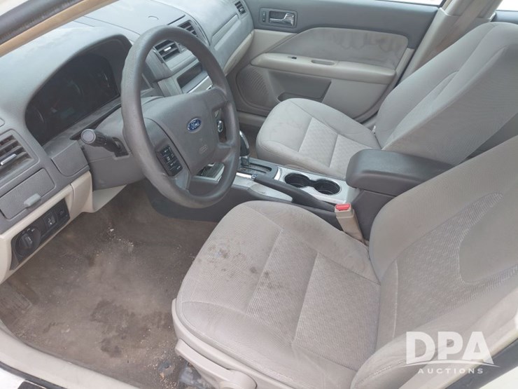 2012-ford-fusion-(pz13777)-image-7