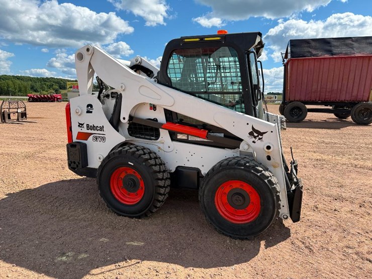 2018-bobcat-s770-image-3