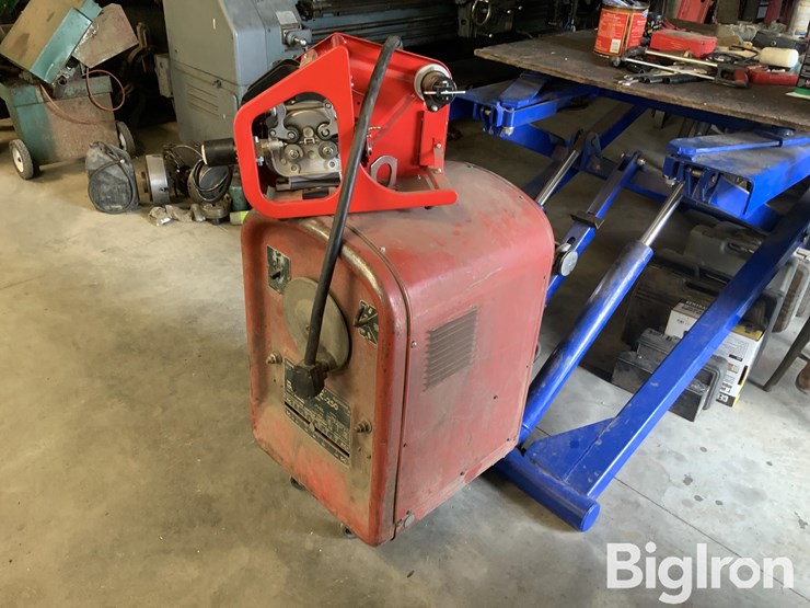 lincoln-idealarc-250-welder-image-1