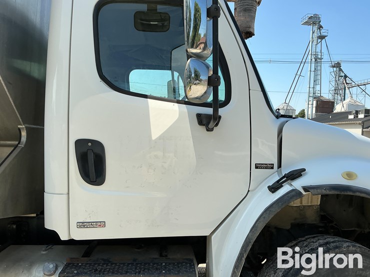 2006-freightliner-m106-t/a-bulk-feed-truck-image-14