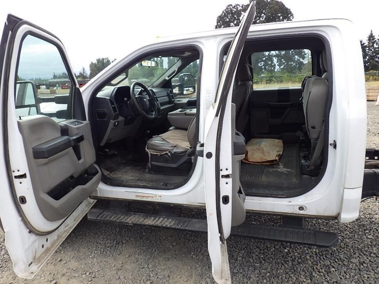 2019-ford-f550-image-14