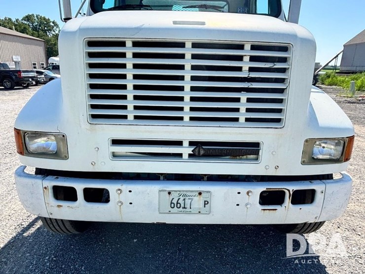 1999-ihc-8100-flatbed-truck-(gp11125,-unit-17355)-image-17
