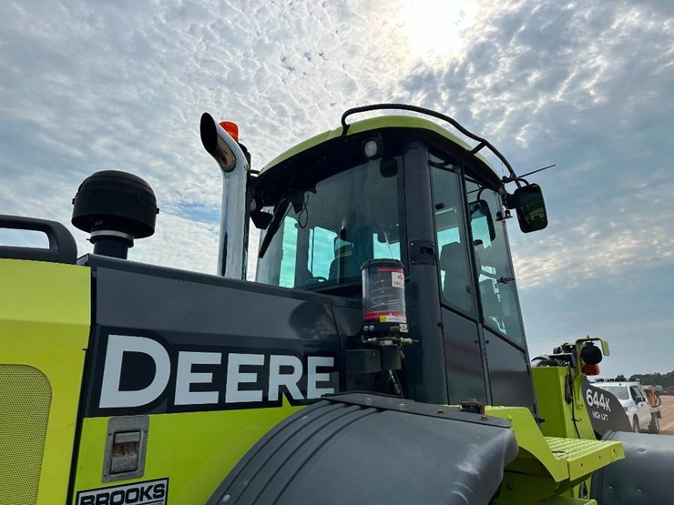 2010-deere-644k-image-17