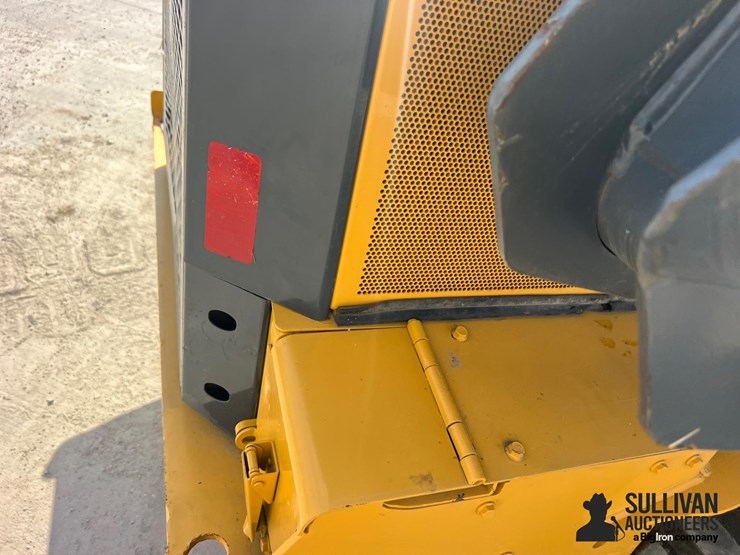 2017-deere-331g-image-15