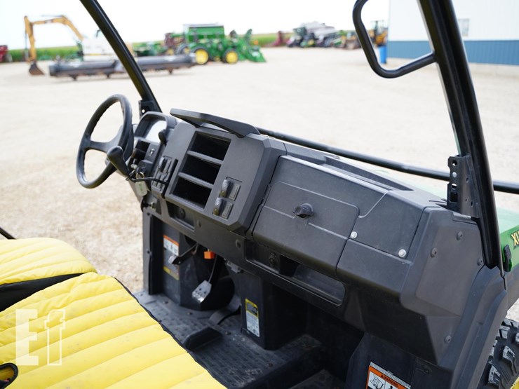 2019-john-deere-gator-xuv-835m-image-26