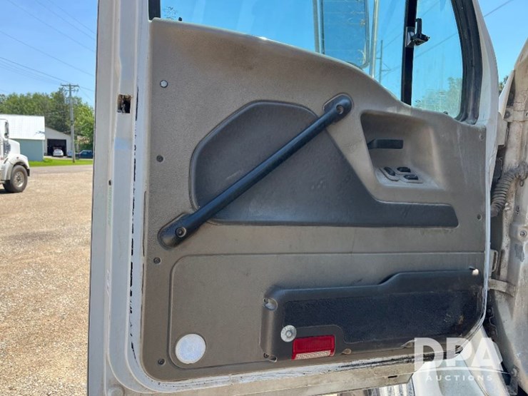 2009-sterling-feed-truck-(jn2573,-unit-2018)-image-71