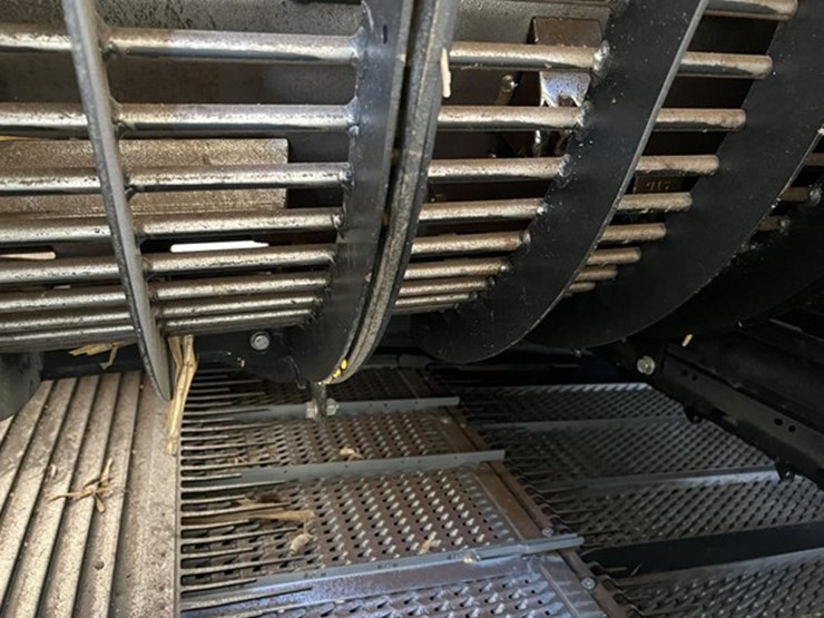 2022-case-ih-8250-image-32