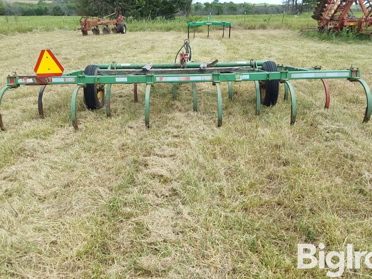 john-deere-100-image-6