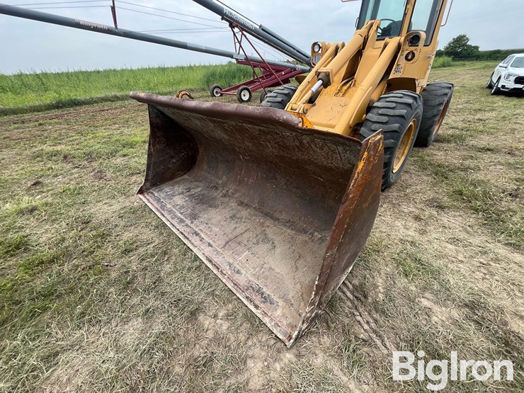 1985-deere-644c-image-9
