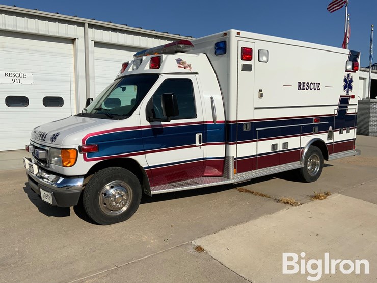 2003-ford-e450-image-1