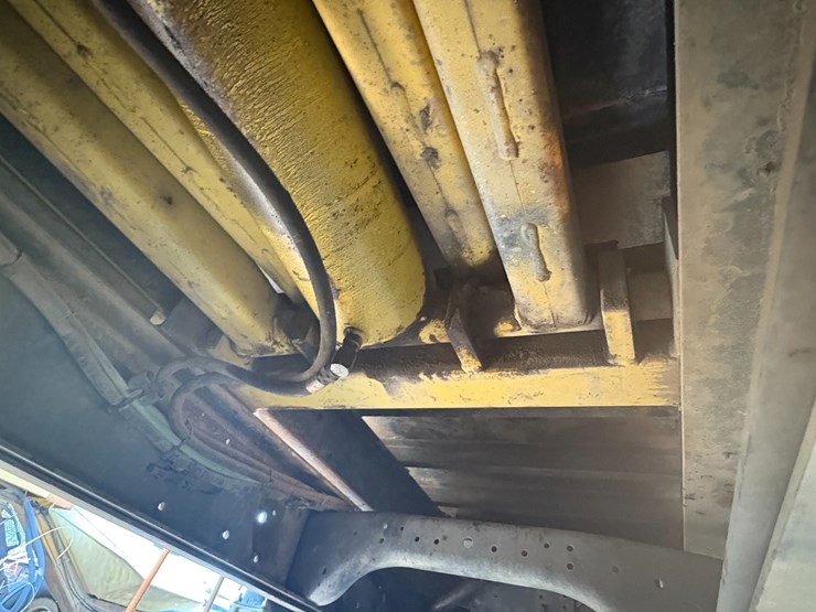 2000-ford-f750-image-22
