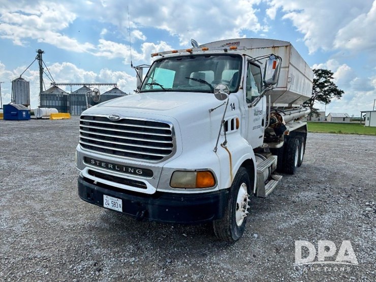 2005-sterling-dry-tender-truck-(gp11242,-unit-111565)-image-2