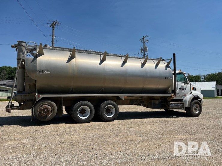 2009-sterling-feed-truck-(jn2573,-unit-2018)-image-10