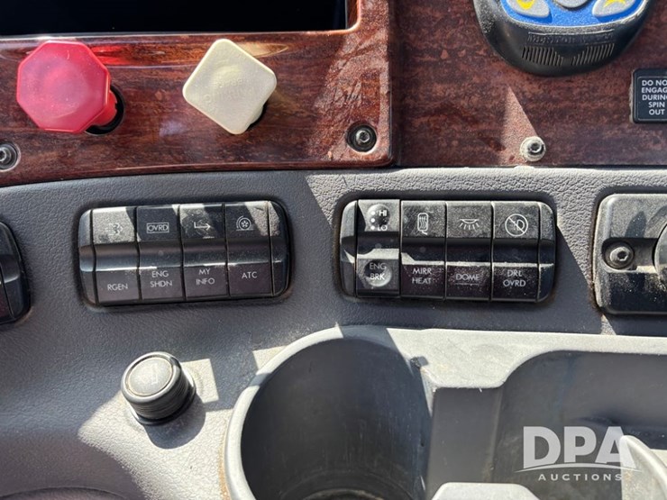 2013-freightliner-truck-(dr11874-unit-771)-image-67
