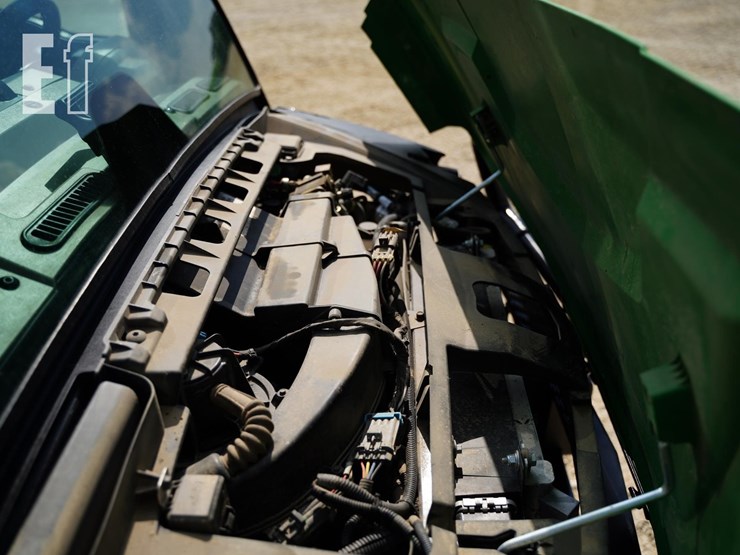 2021-john-deere-gator-xuv-835r-image-13