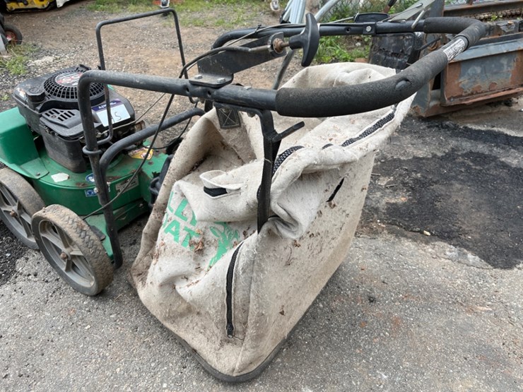 billy-goat-kd512sp-self-propelled-gas-lawn-vacuum-image-9