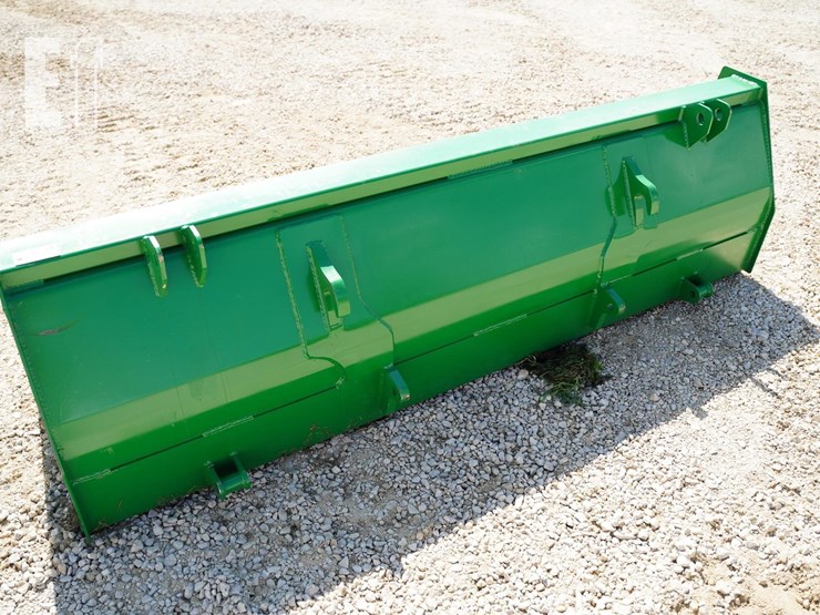 2025-john-deere-640-image-8