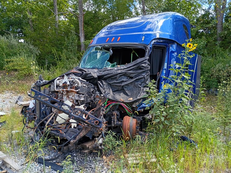 #21571-•-2018-freightliner-cascadia-image-1