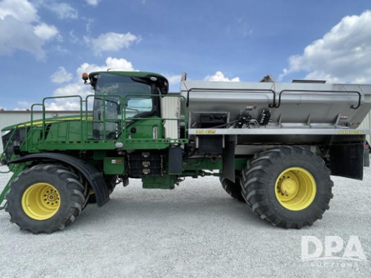 2021-john-deere-f4365-image-3