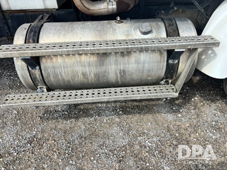 2005-sterling-dry-tender-truck-(gp11242,-unit-111565)-image-60