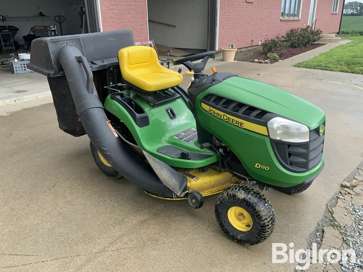 2015-john-deere-d110-image-3