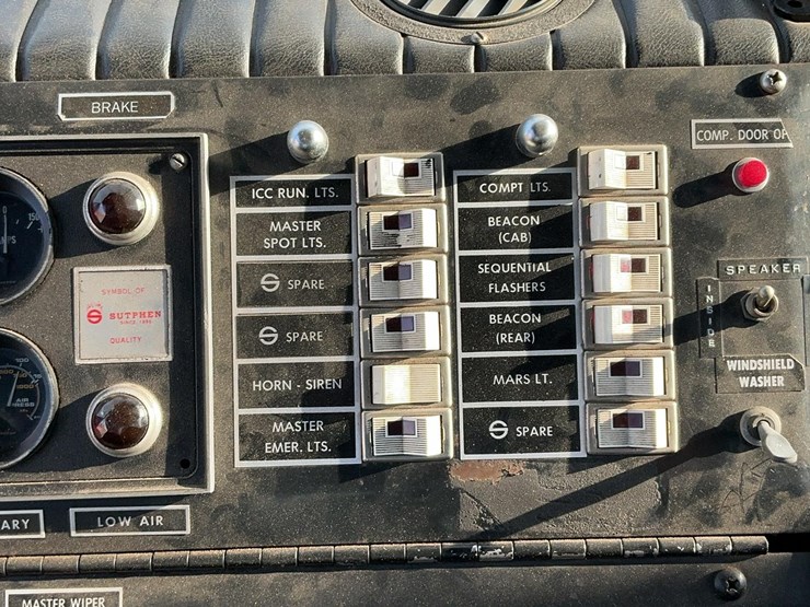 #2002-•-1982-sutphen-deluge-fire-engine-truck-–-detroit-diesel-6v92ta-image-93