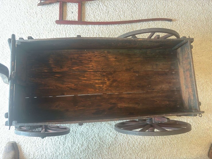 dreadnaught-goat-wagon-converted-to-table-image-9