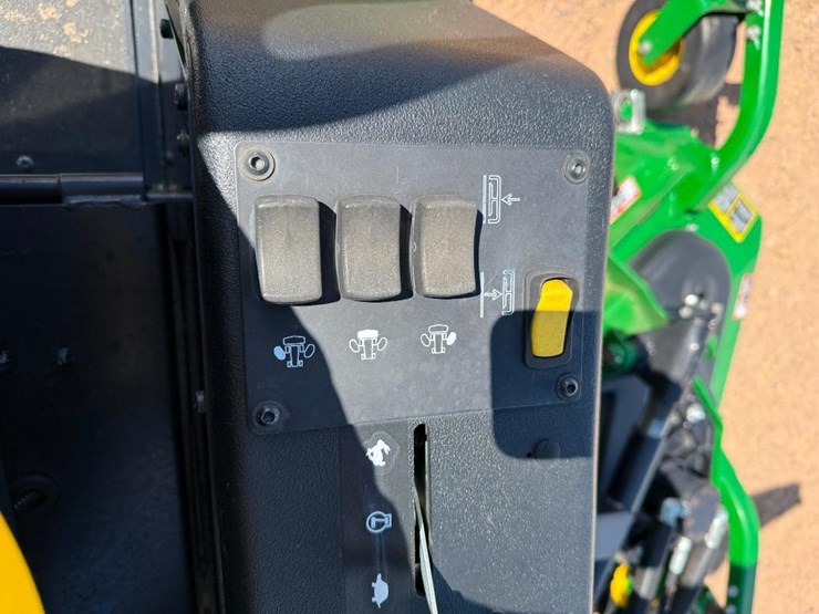 2022-john-deere-1600-image-37