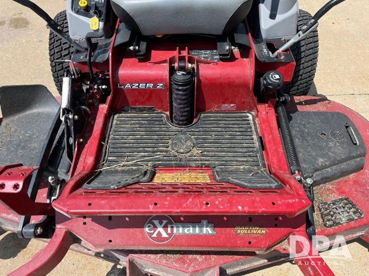 exmark-zero-turn-lawn-mower-(jn2625)-image-13