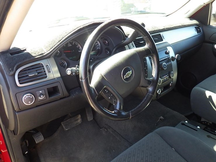 2007-chevrolet-tahoe-image-19